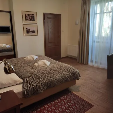Hotel Jasny Dwor *