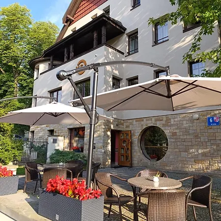 Jasny Dwor * 波兰尼卡-兹德鲁伊