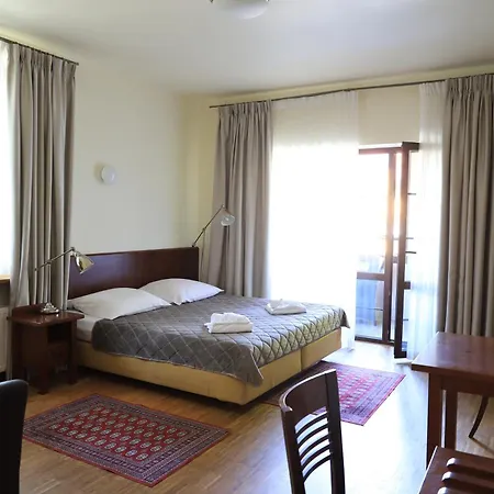 Jasny Dwor Hotel *