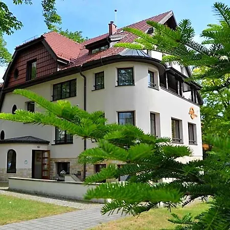Hotel Jasny Dwor *