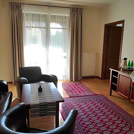 Hotel Jasny Dwor *